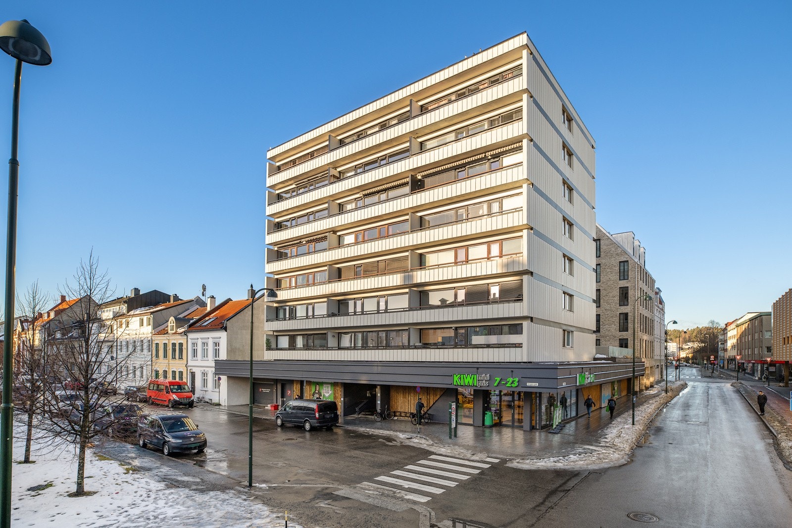 Fasade med Kiwi butikk i 1 etg. Galleribilde