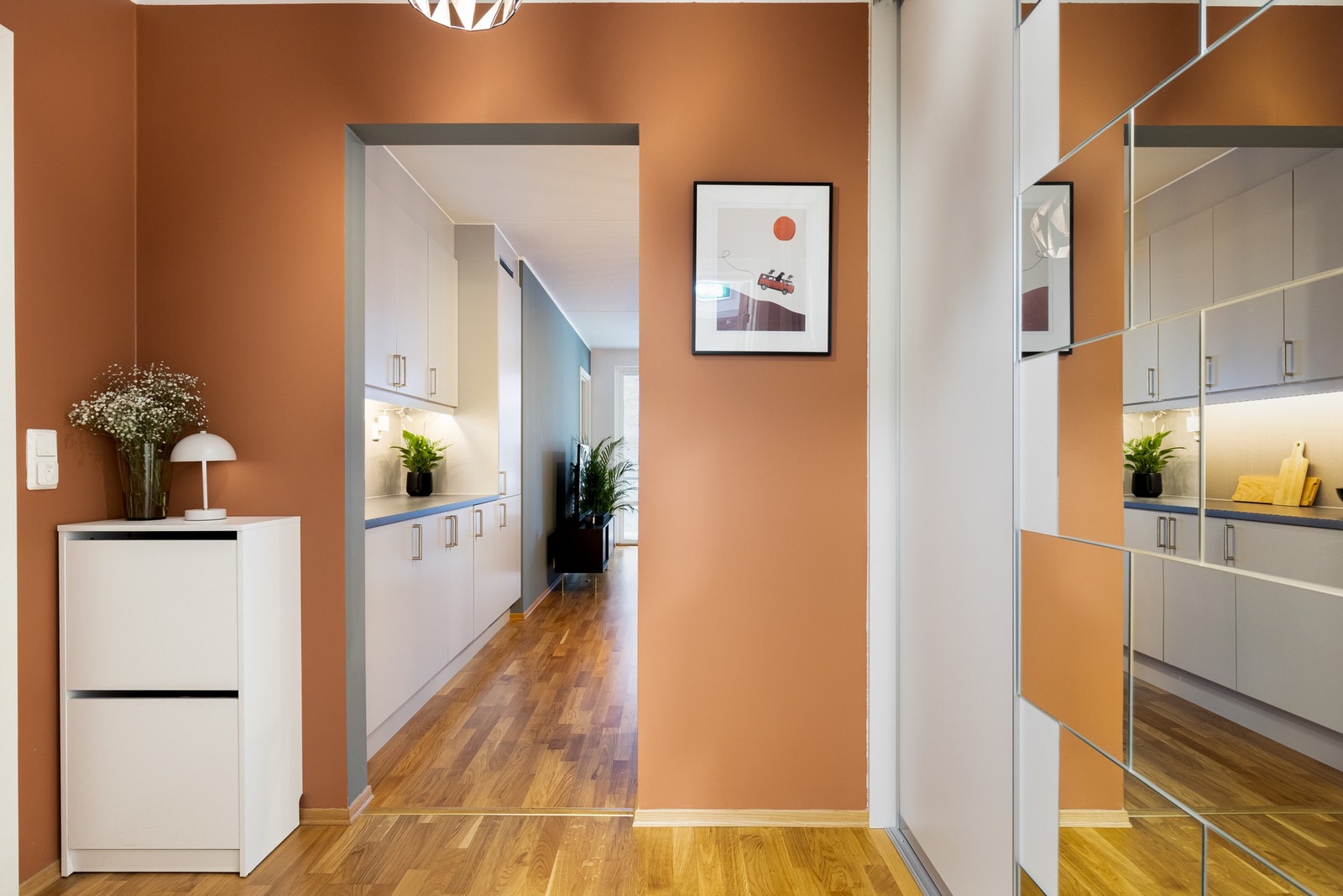 Her møtes du av en innbydende entré som gir et umiddelbart godt inntrykk. Galleribilde