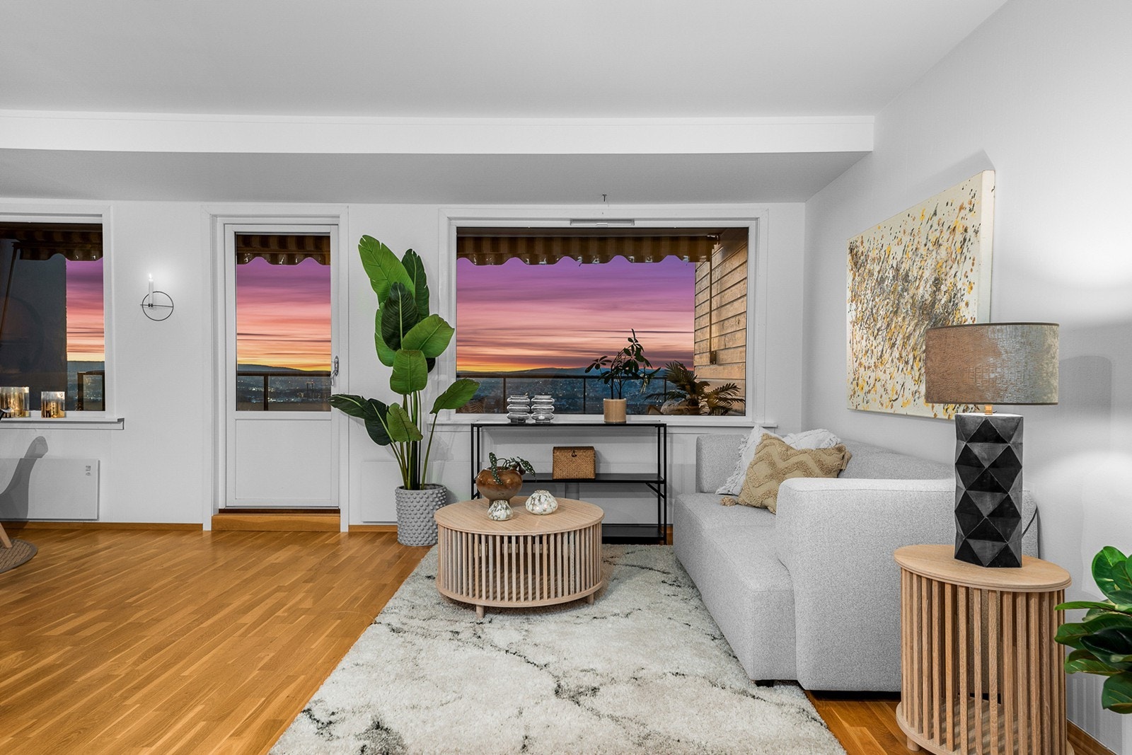 Leiligheten ligger i et attraktivt og rolig boligområde i Lillestrøm, nær sentrum med enkel tilgang til både offentlig transport og det omkringliggende landskapet Galleribilde