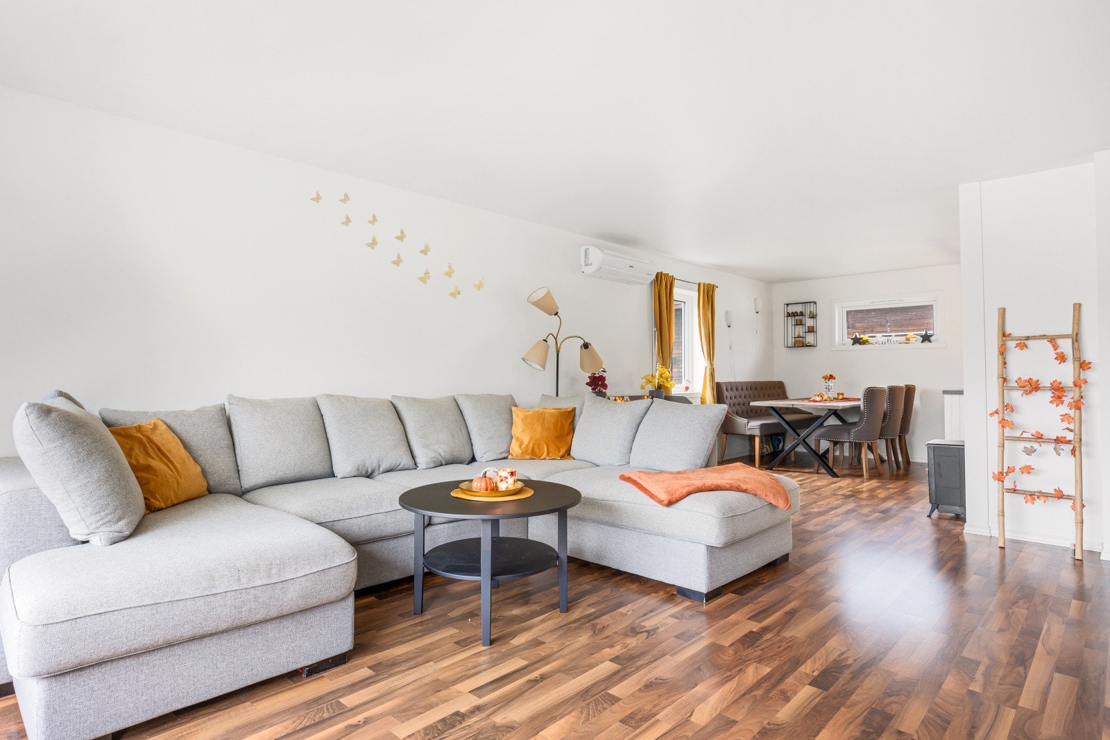 I 2. etasje har du stue, kjøkken og balkong. Galleribilde