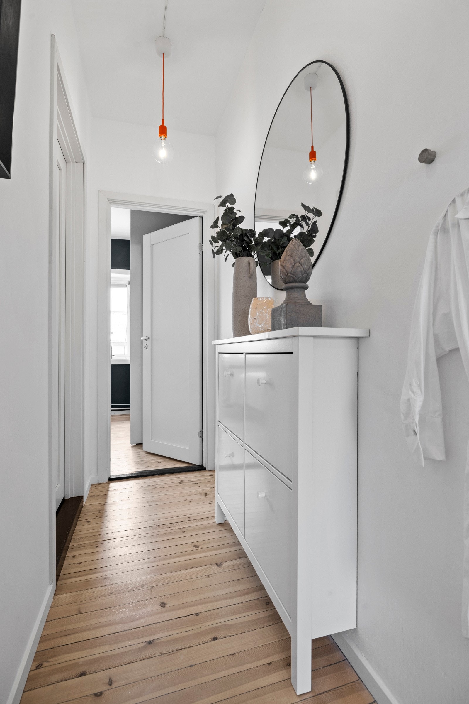 - Leiligheten disponerer to boder. En bod i underetasje på ca 4 kvm og en bod på loft ca 4 kvm - Galleribilde