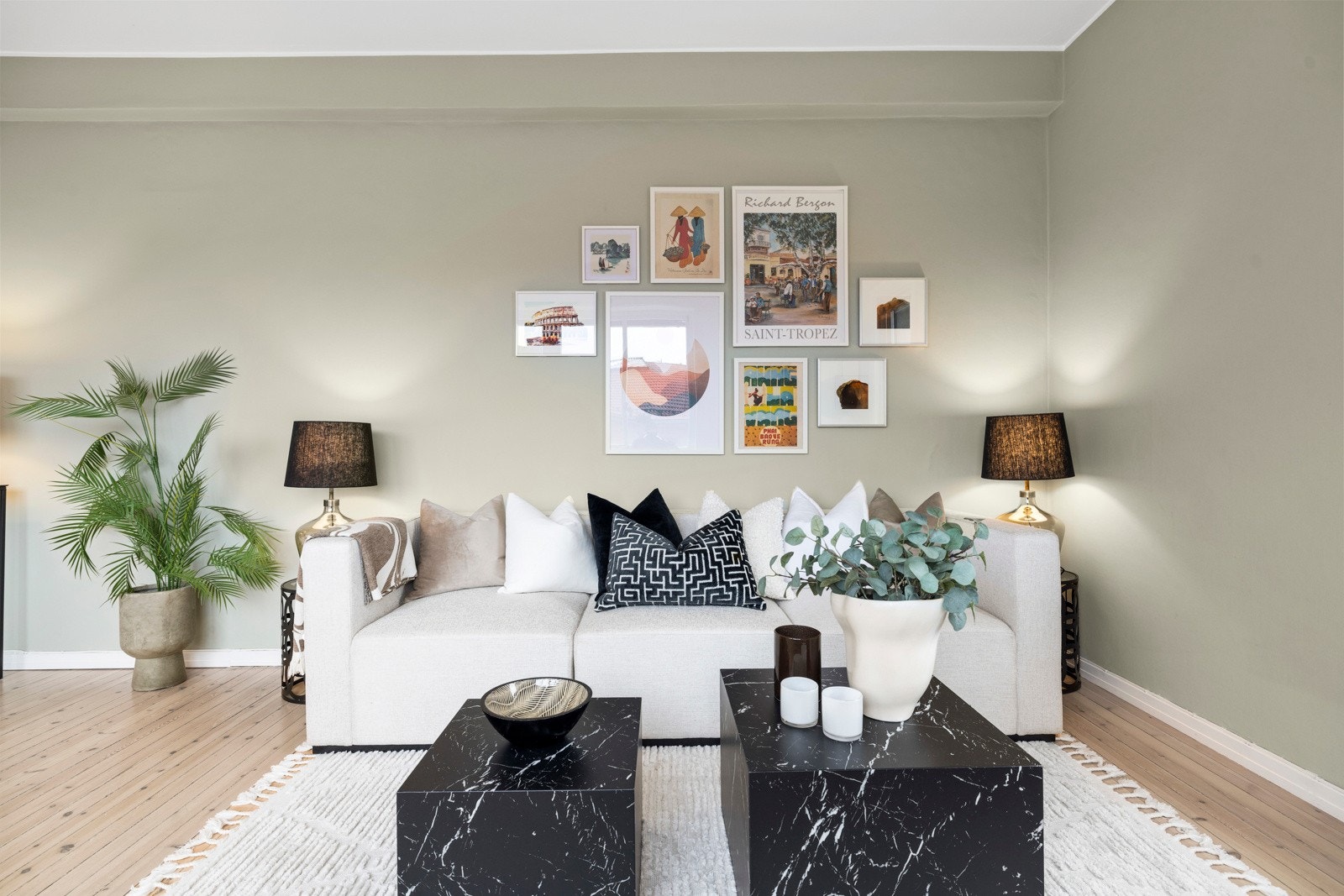 - En meget innbydende 3-roms med god takhøyde på 2,7m - Galleribilde