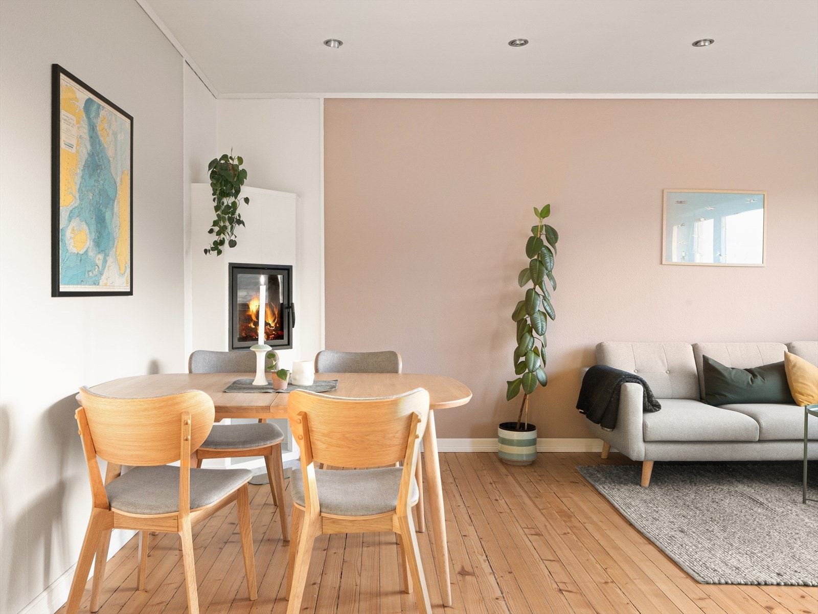 Rommets utforming gir flere muligheter for møblering, slik at man enkelt kan tilpasse etter behov og stilpreferanser. Galleribilde