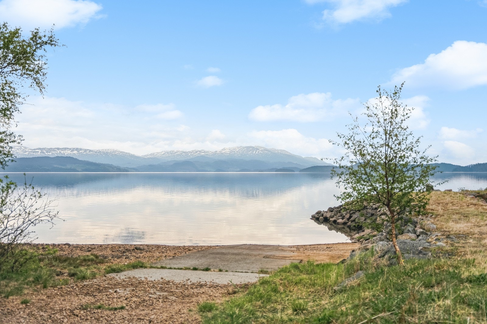 Egen strandlinje til Totak. Her har også eiendommen fiskerett Galleribilde