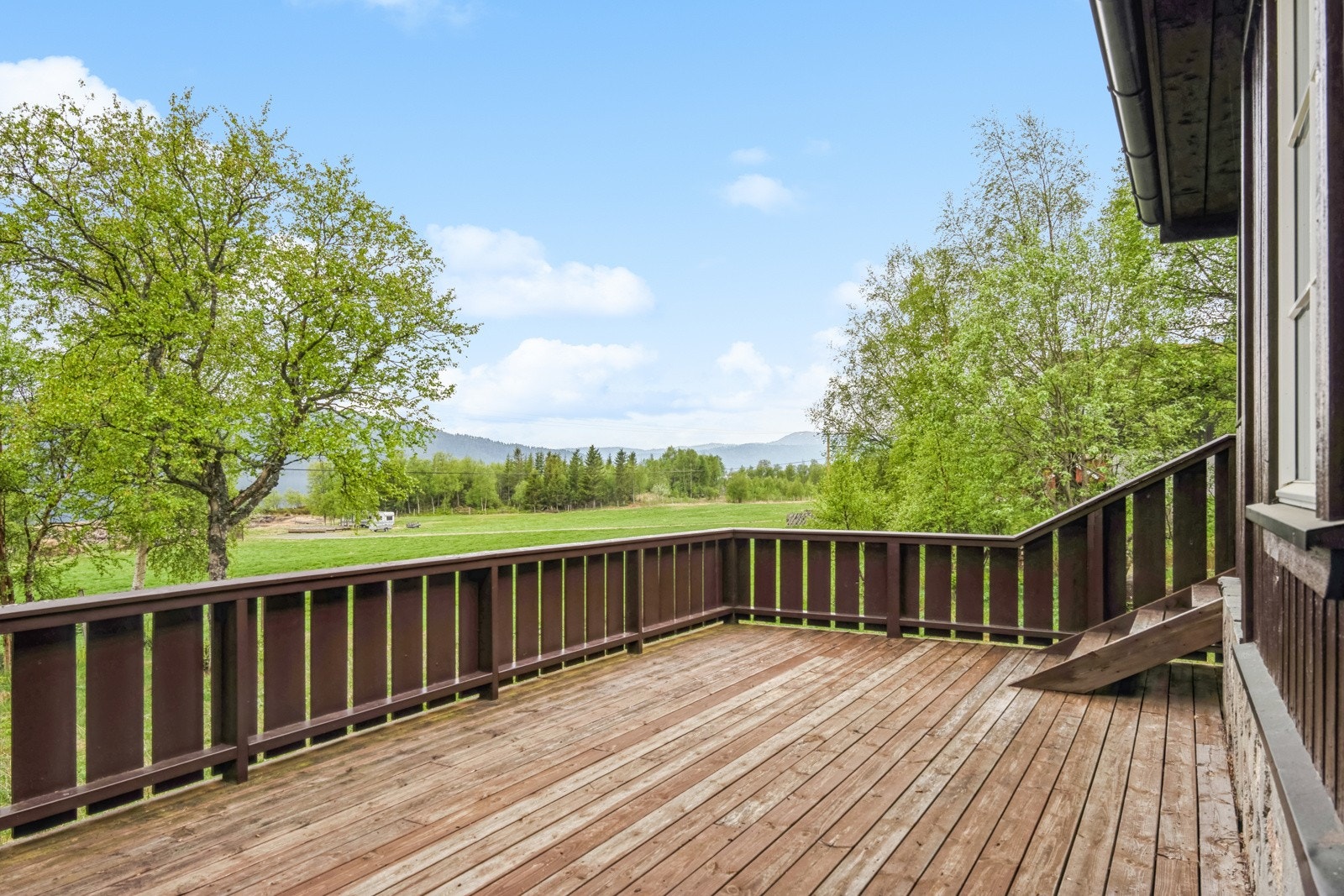 Stor sydvendt terrasse Galleribilde