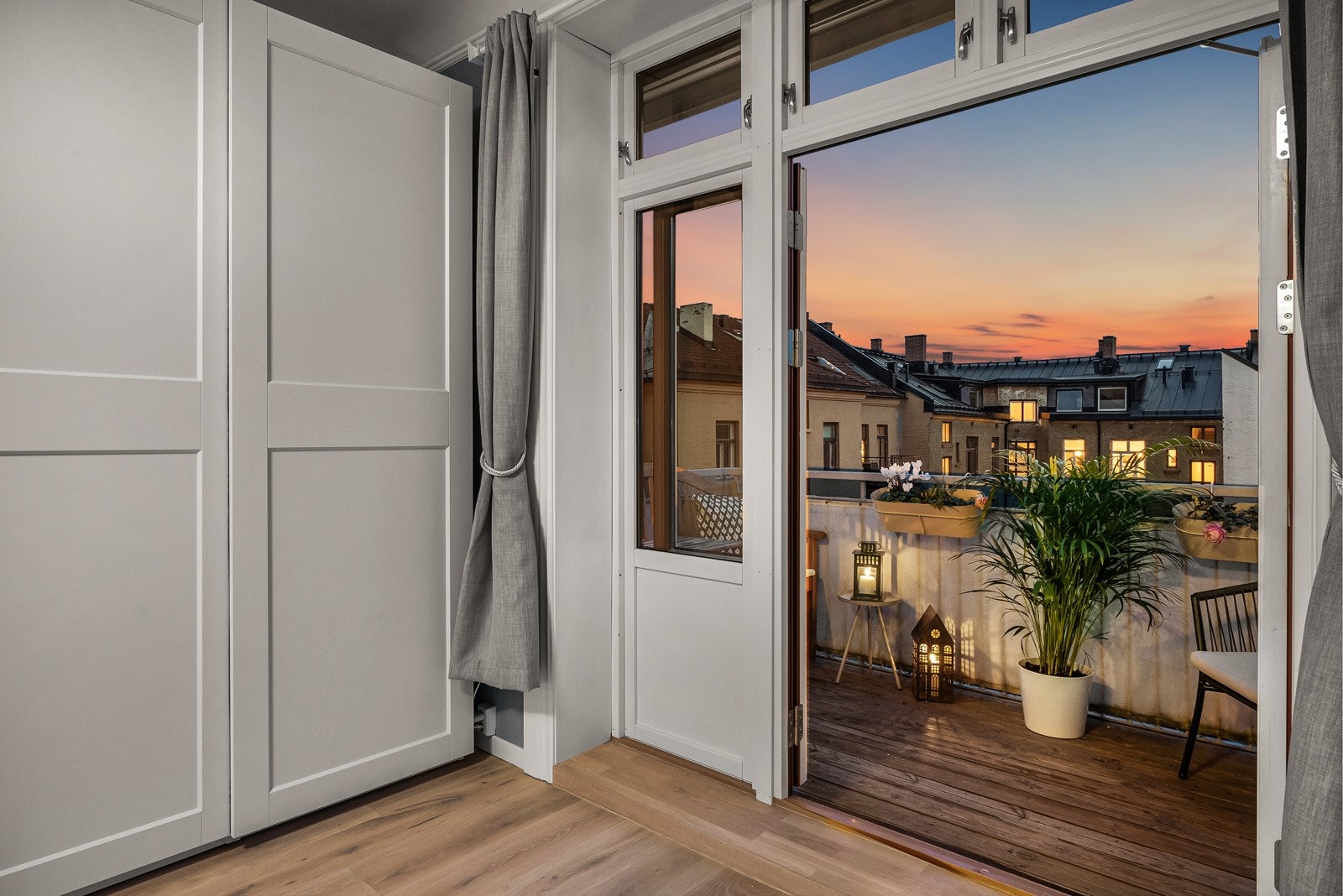 Leiligheten oppleves som meget stille selv om beliggenheten er svært sentral. Galleribilde