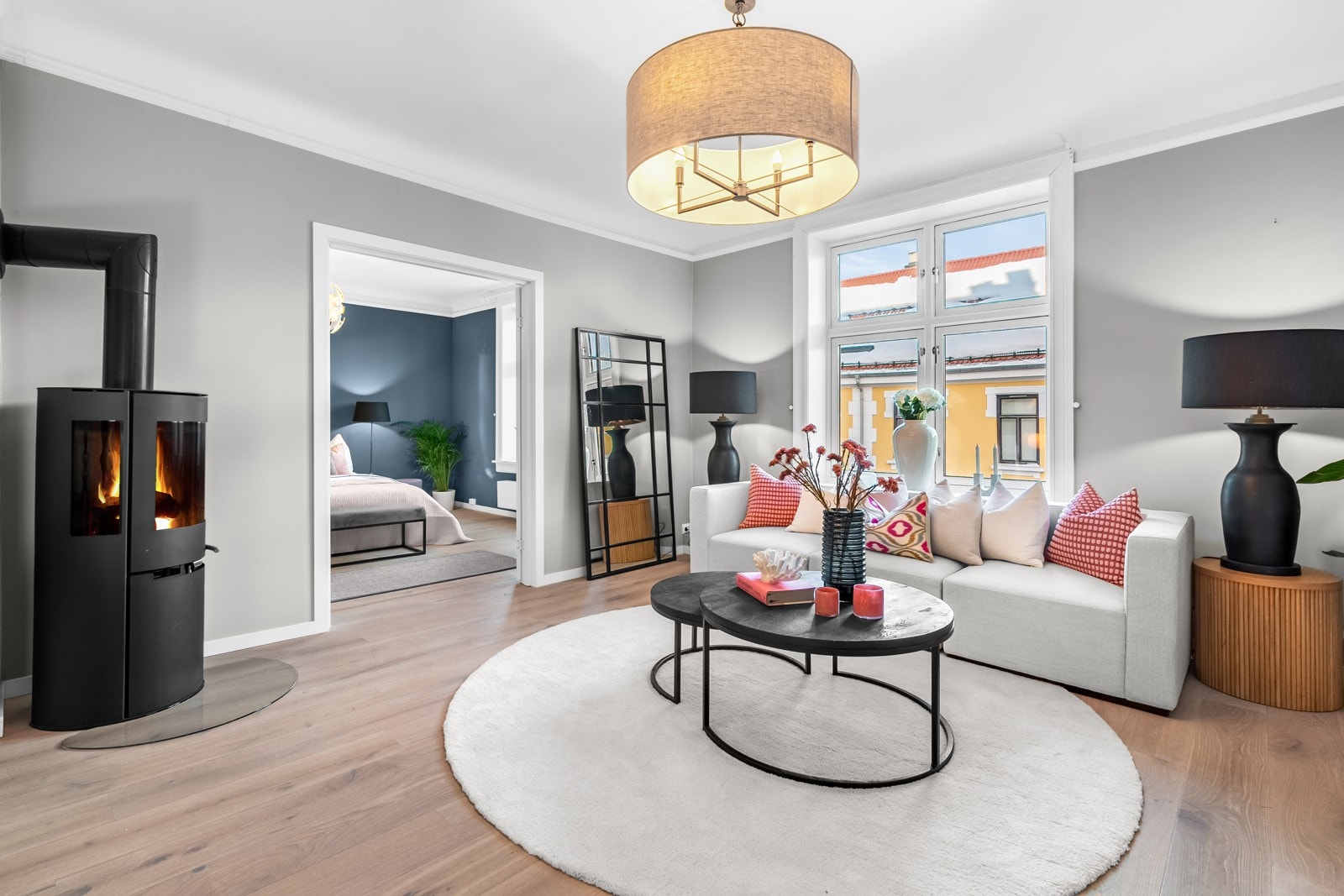 Under oppussingen i 2021/2022 ble alle overflater tatt og det ble lagt enstavs parkettgulv i alle oppholdsrom. Galleribilde