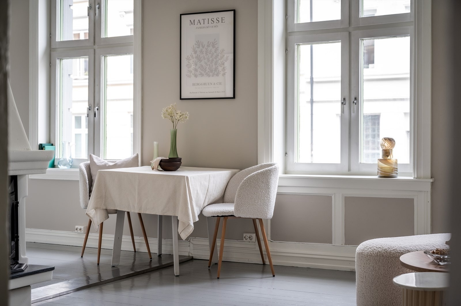 Gode vindusflater som slipper inn rikelig med naturlig lys. Galleribilde