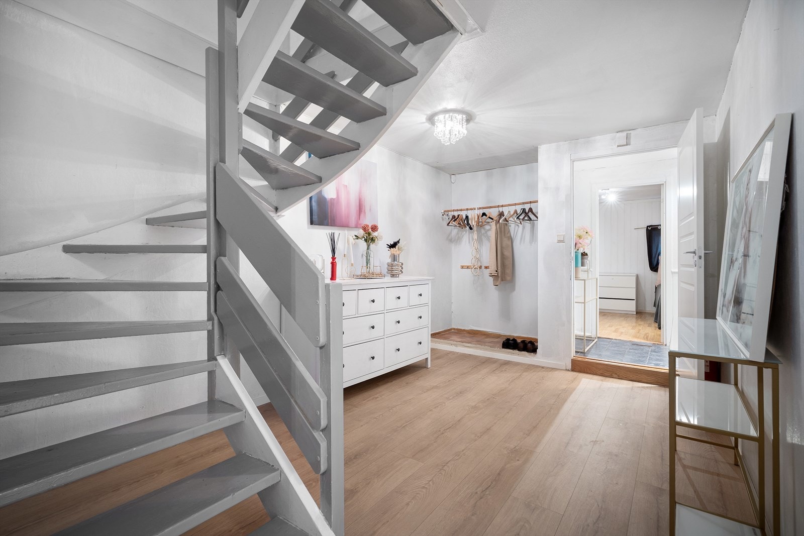 1. etasje inneholder også en bod og eget vaskerom Galleribilde