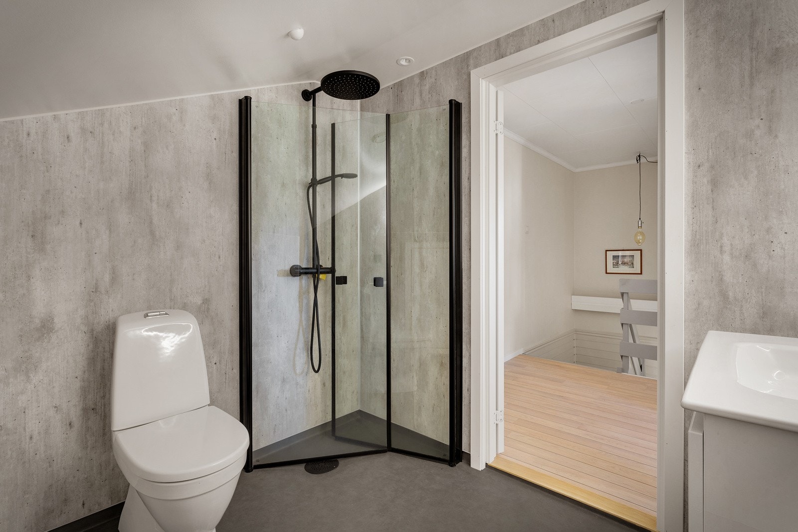 Badet ble pusset opp i 2024 og svarer til et moderne uttrykk. Galleribilde