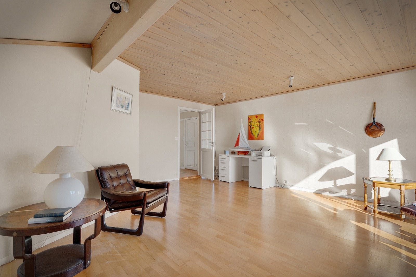 Her er det godt med plass til å møblere med eksempelvis tv og sofa. Galleribilde