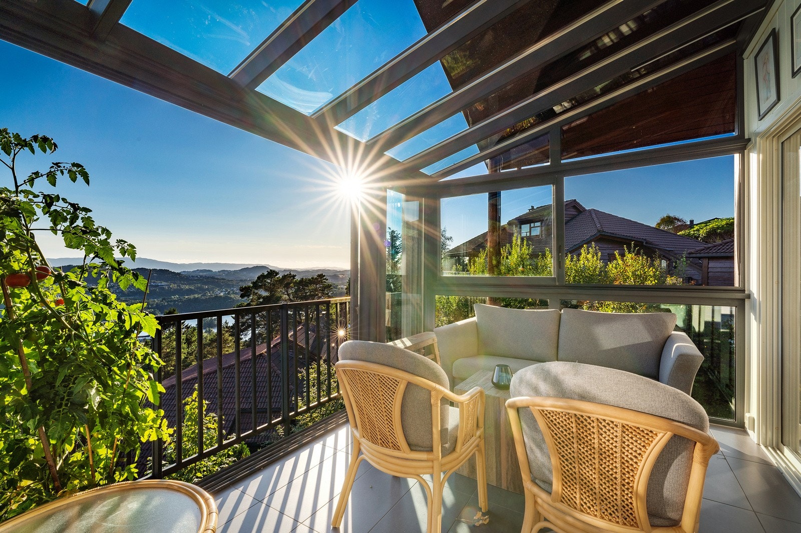 Her har du solen helt til den går ned ca. kl. 22 på sommerstid. Galleribilde