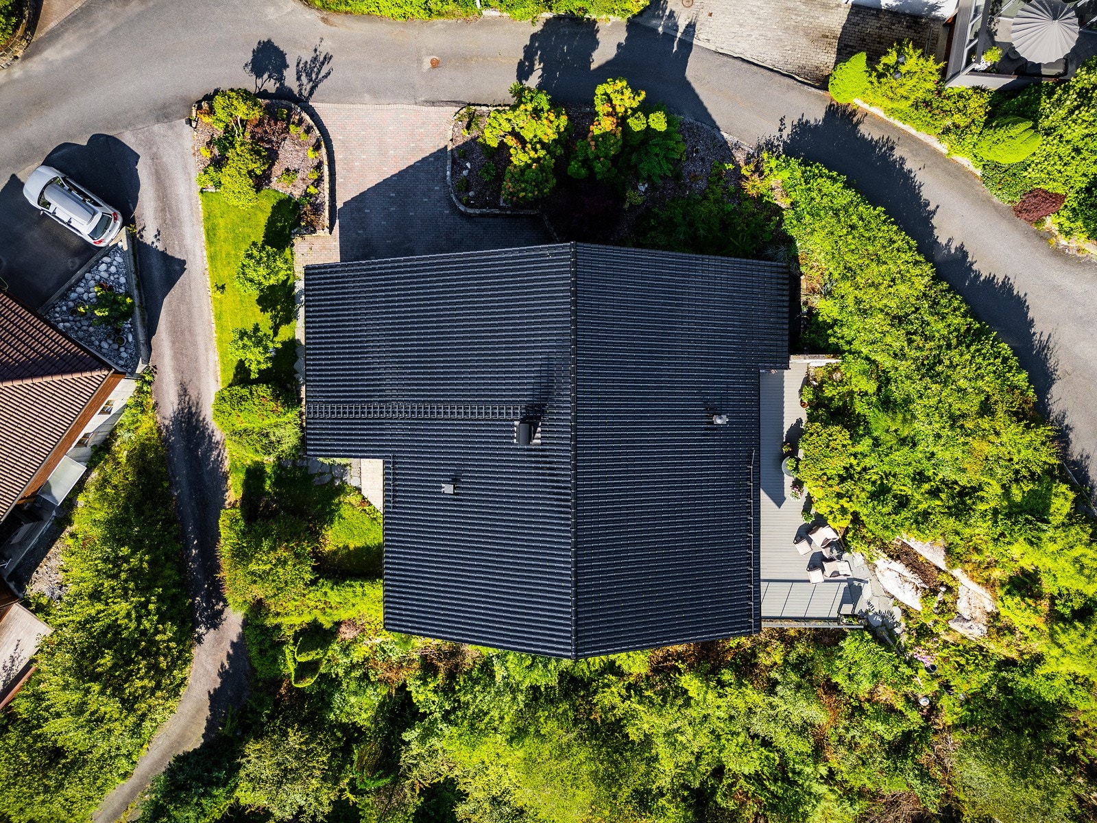 Tomten og boligen sett ovenfra. Galleribilde