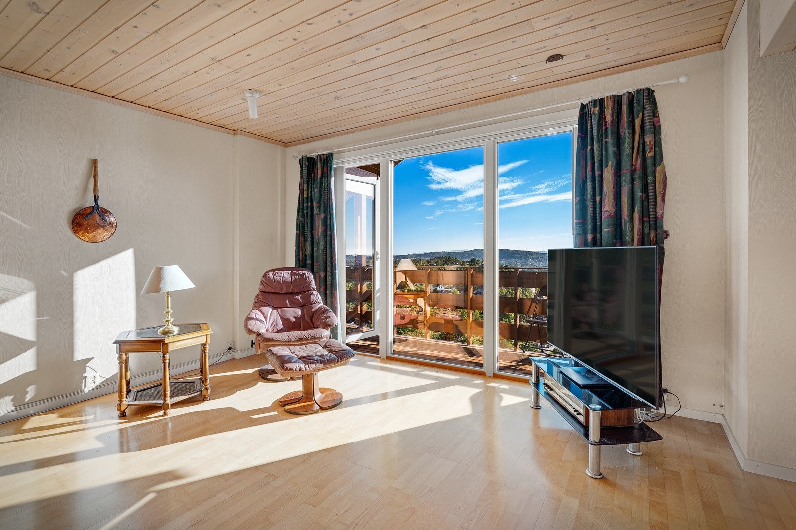 I øverste etasje finner du en herlig loftstue - perfekt for barna. Galleribilde