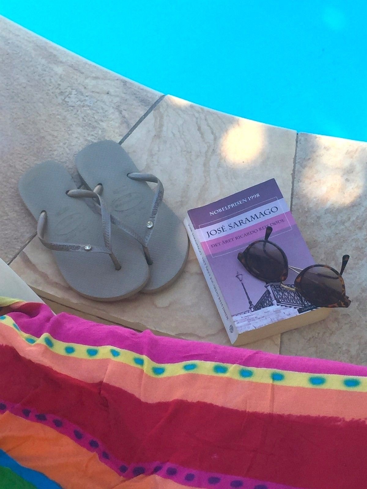 Ved bassenget Galleribilde