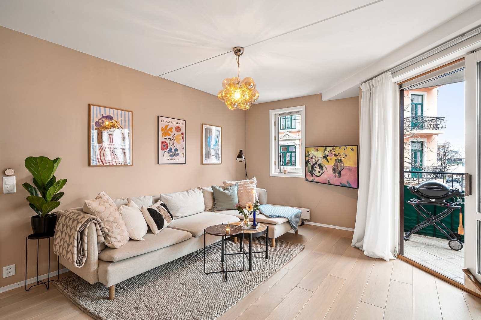 Flott 1-stavs eikeparkett fra 2021. Galleribilde