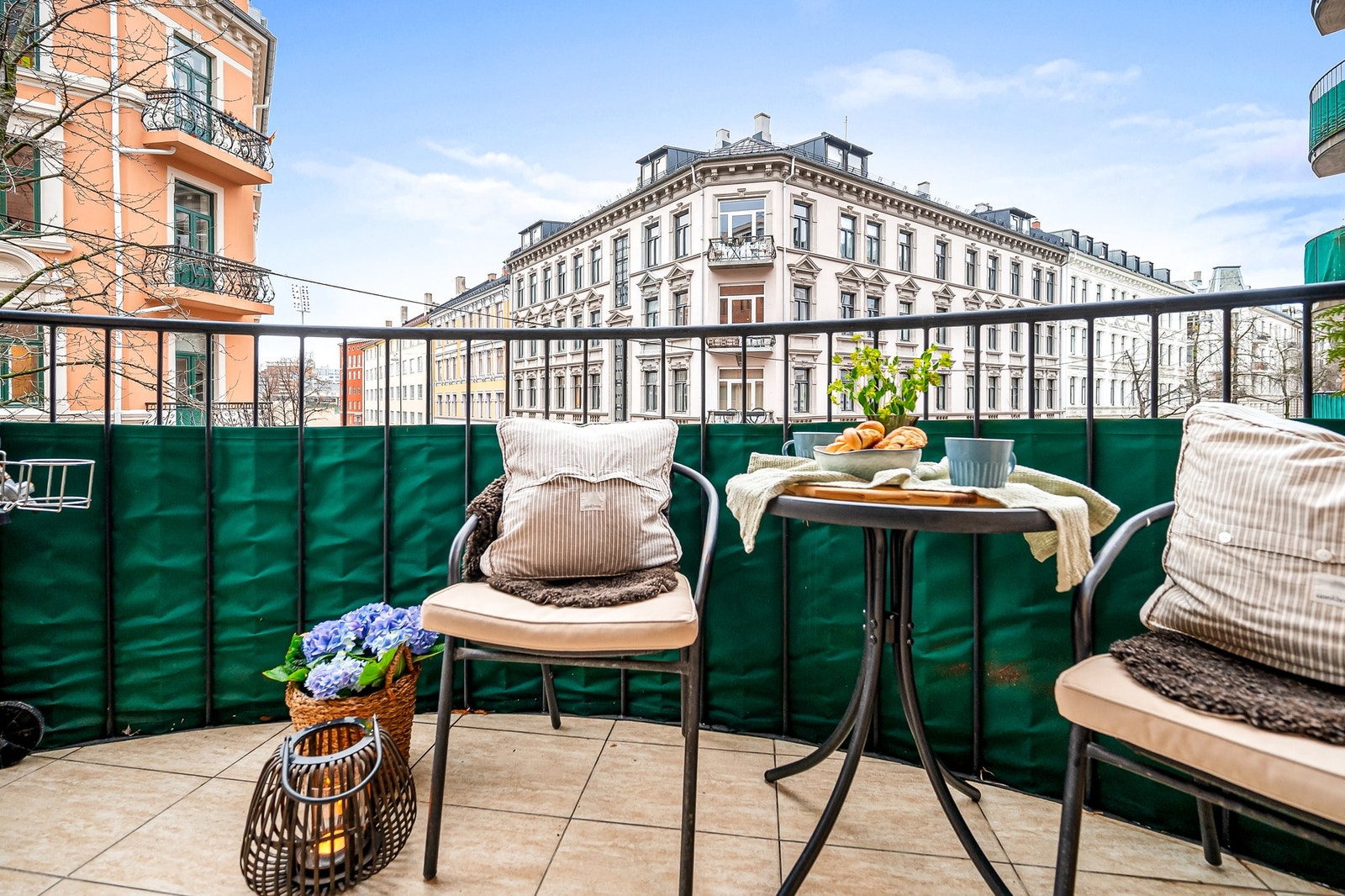 Fra balkongen har du utsyn mot Bislett stadion og St.Hanshaugen park. Galleribilde