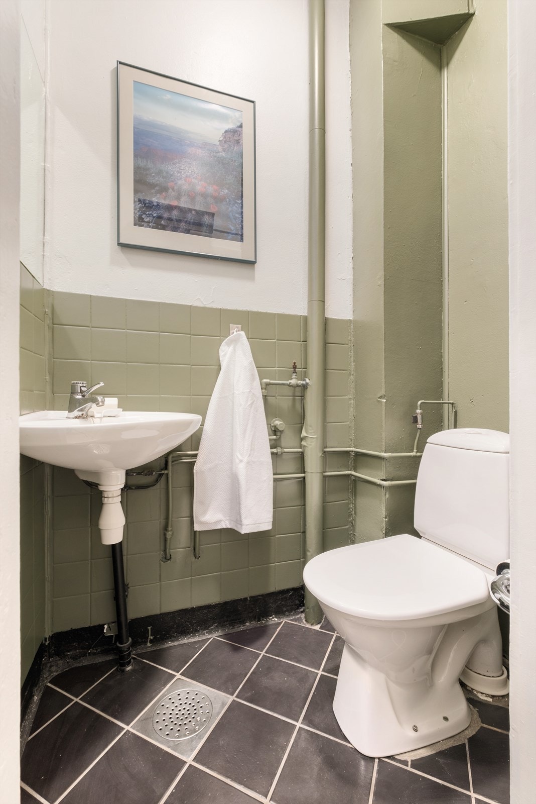 Stilig separat toalettrom. Galleribilde