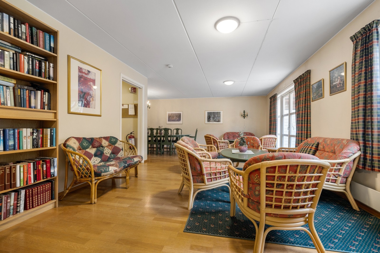 Stabekktunet er et veldrevet sameie som disponerer to gjestehybler, samt et selskapslokale med stue og kjøkken til utlån for beboerne. Galleribilde