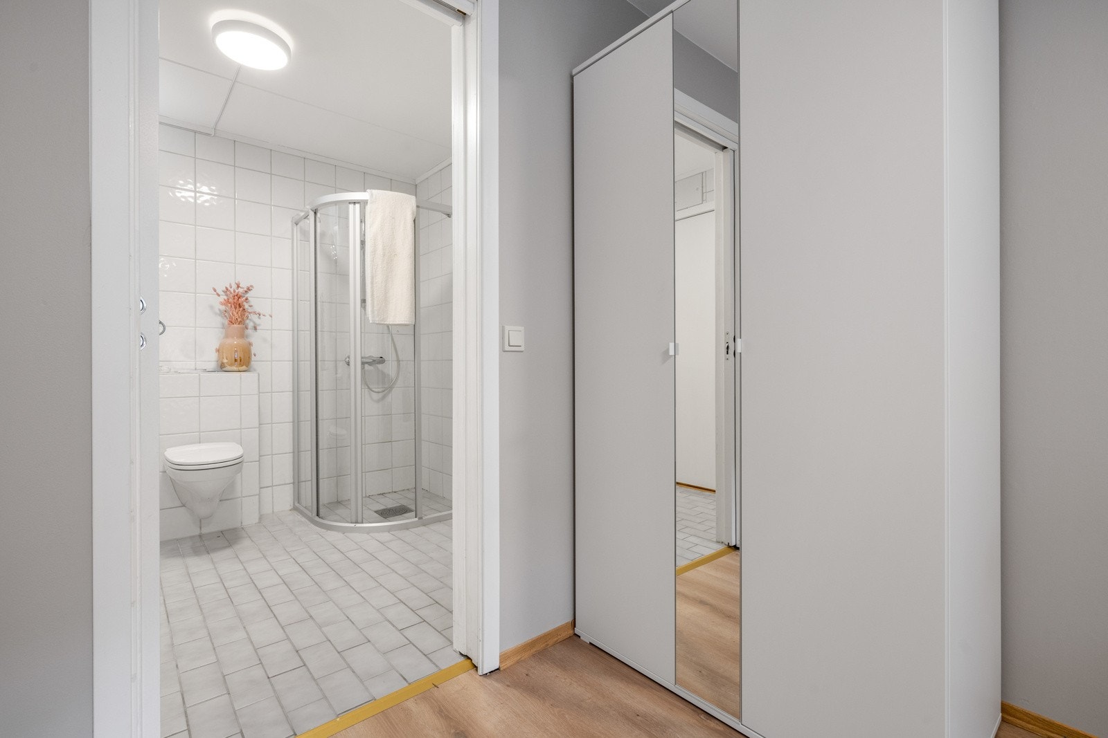 Soverommet har direkte tilgang til baderom. Galleribilde