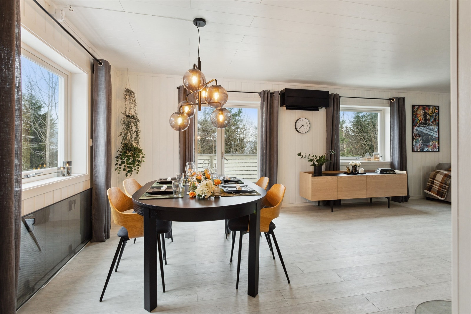 Utgang til terrassen fra stuen Galleribilde