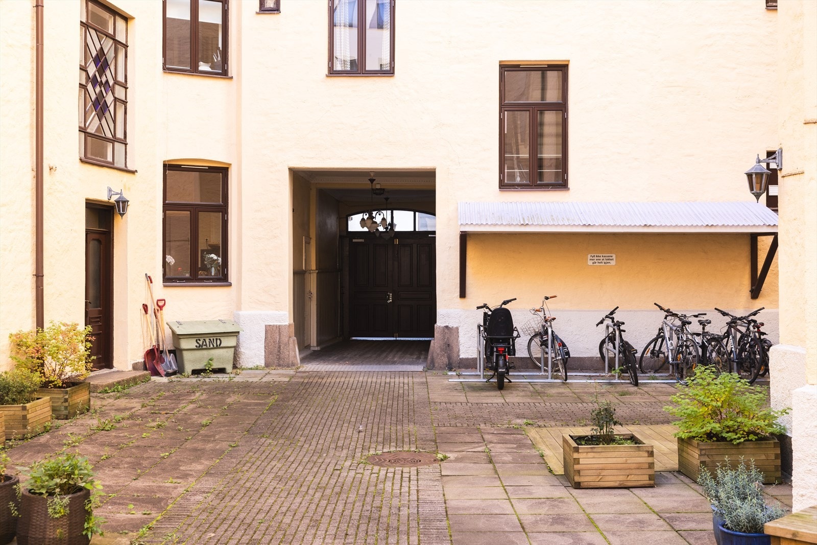 Klassisk bygård med et veletablert og hyggelig sameie. Galleribilde