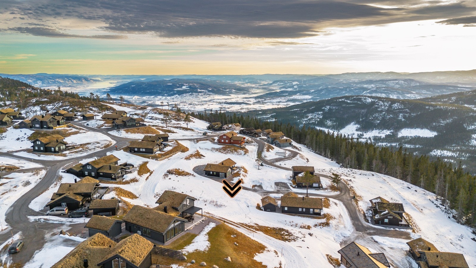 Tomten kan bebygges med en hovedhytte på maksimalt 125 kvm, to p-plasser og en garasje på inntil 20 kvm. Galleribilde