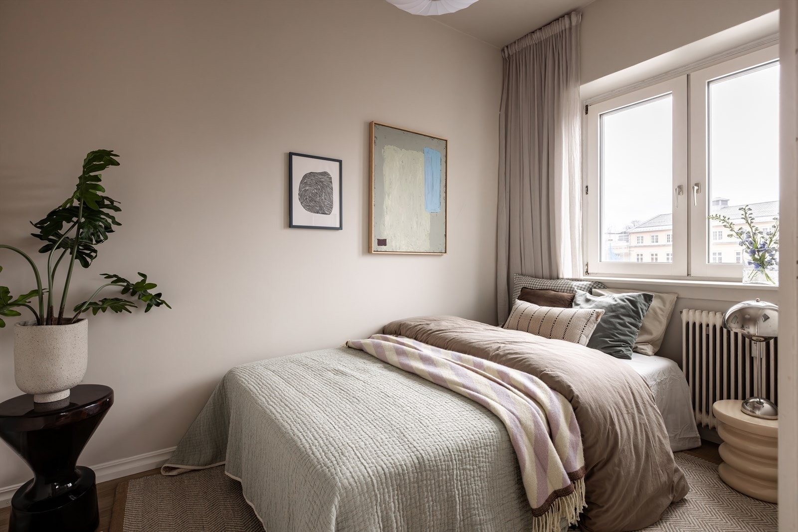 Soverommet fremstår som behagelig og har en rolig atmosfære, ideelt for gode netters søvn. Galleribilde