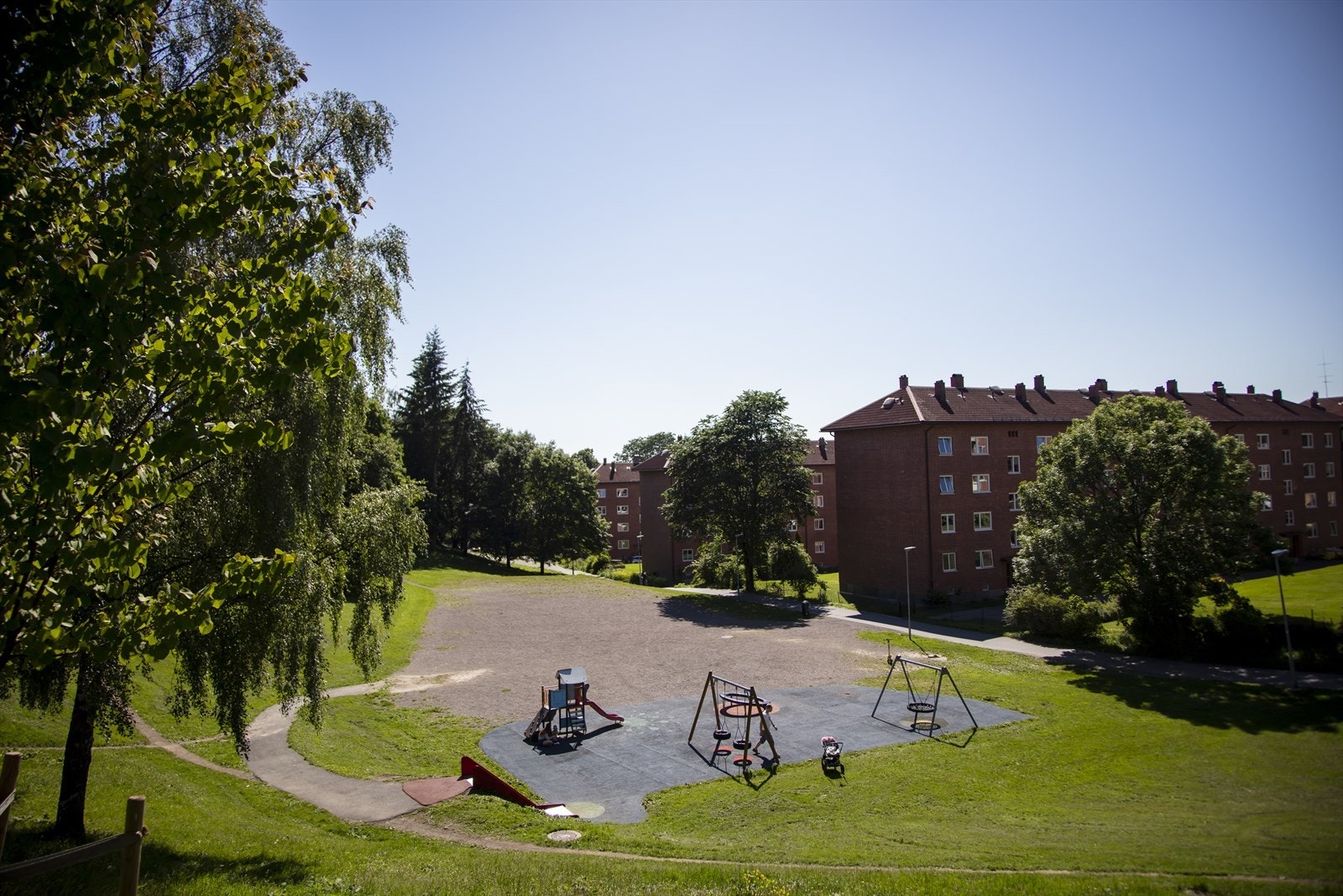Torshovdalen er en liten spasertur unna og er et populært sted a tilbringe fine sommerdager. Galleribilde