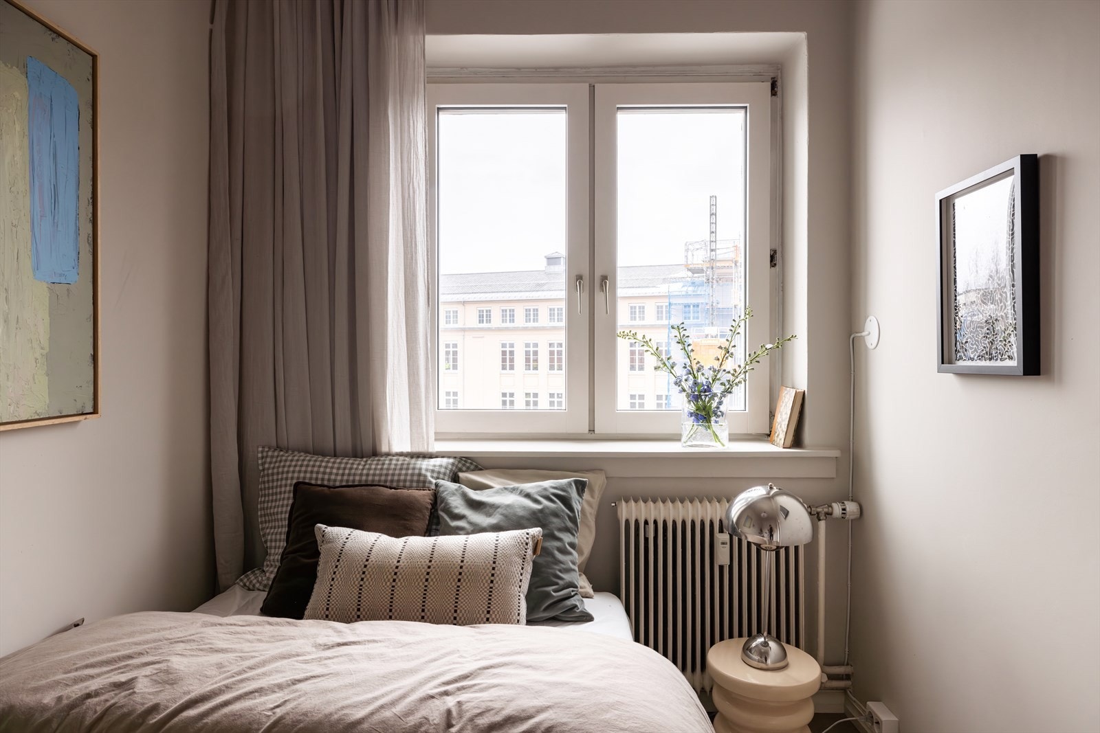 Vinduet gir godt lysinnslipp og mulighet for lufting. Galleribilde