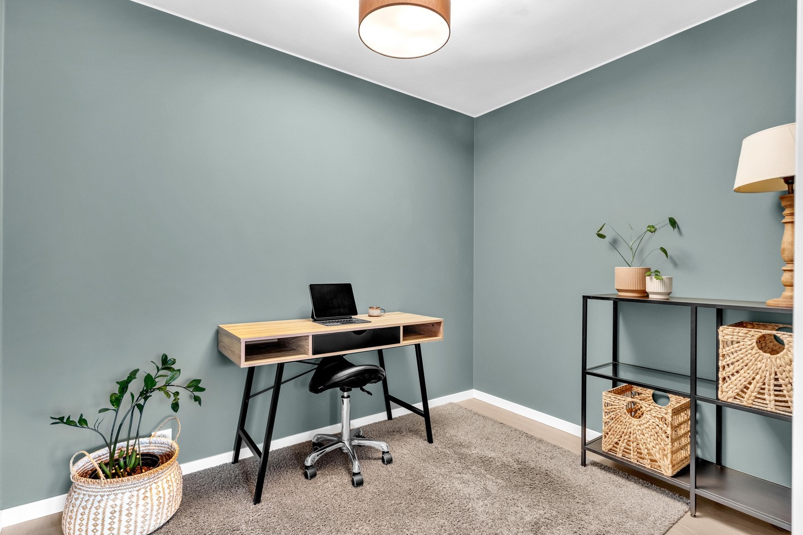 I tillegg er det en praktisk bod hvor man for eksempel kan etablere et walk in closet. Rommet er ikke godkjent for varig opphold. Galleribilde