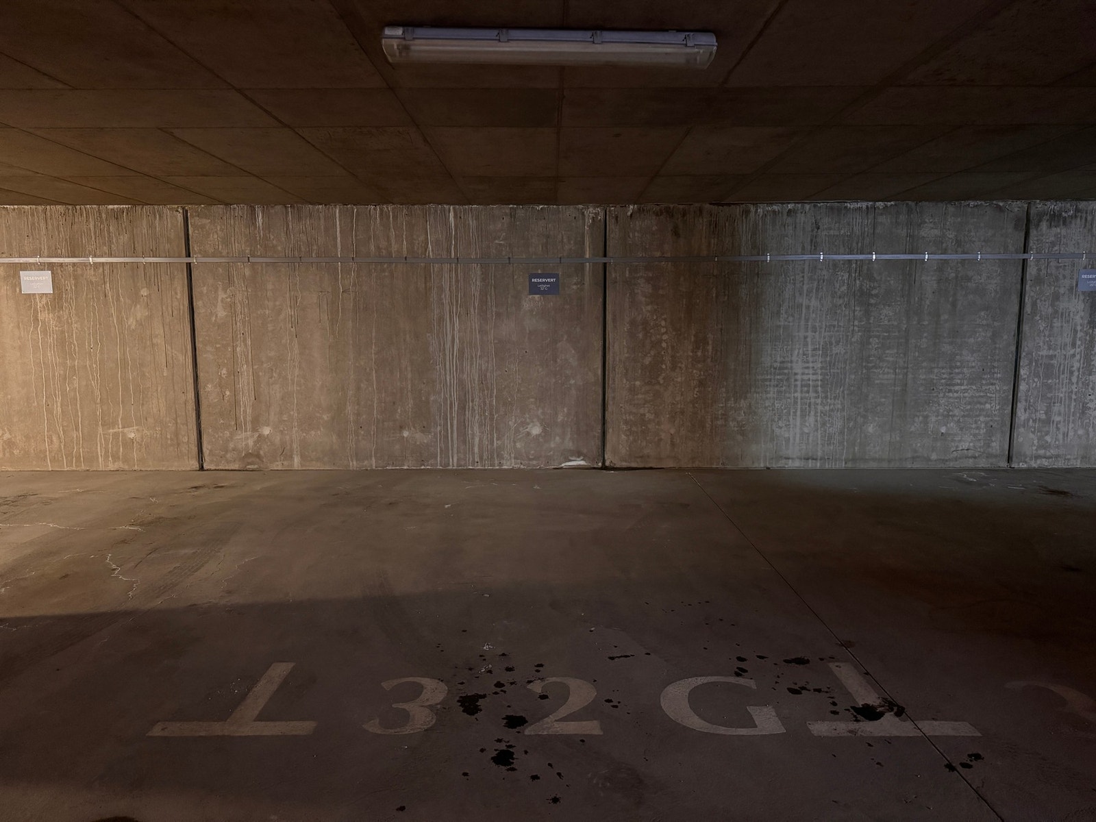 Leiligheten disponerer også to parkeringsplasser samt en dobbel sportsbod i felles garasjeanlegg. Galleribilde