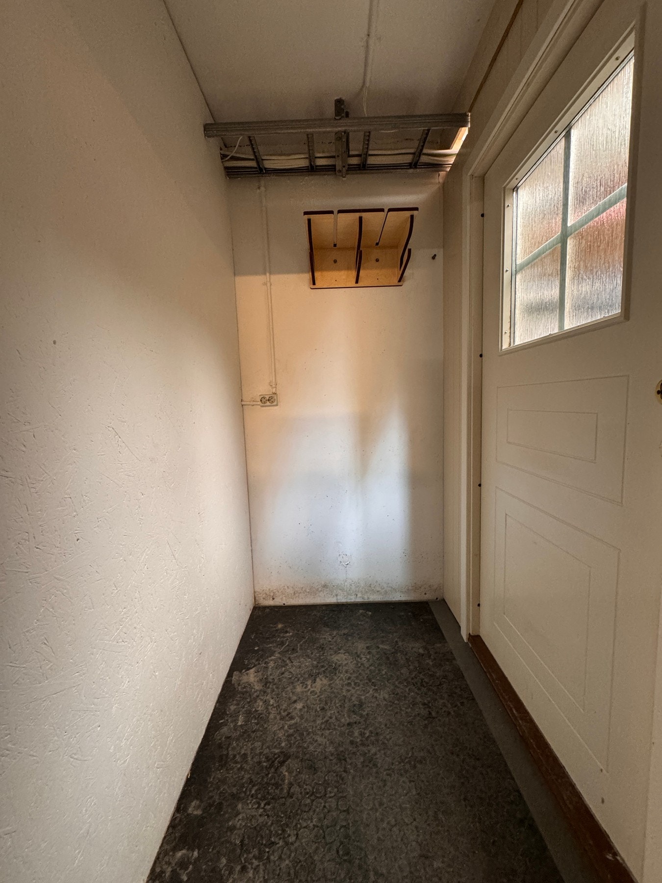 Leiligheten disponerer også to parkeringsplasser samt en dobbel sportsbod i felles garasjeanlegg. Galleribilde