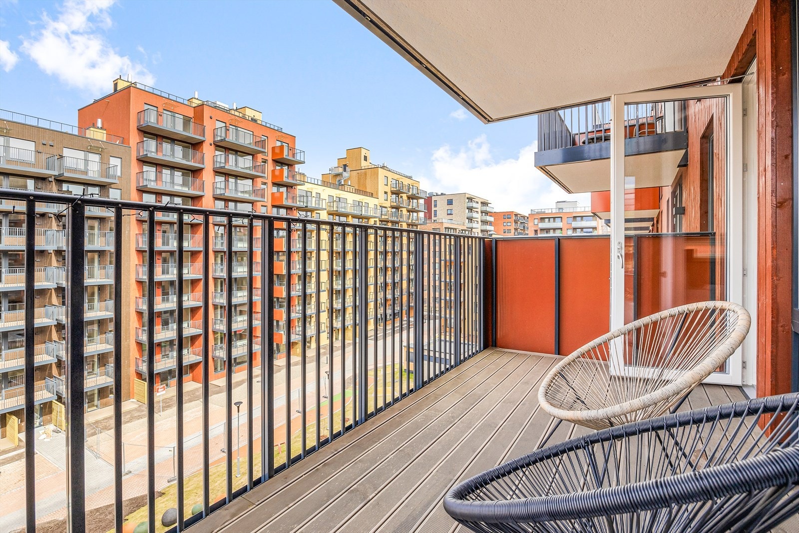 Balkongen er på ca 9 kvm. Galleribilde