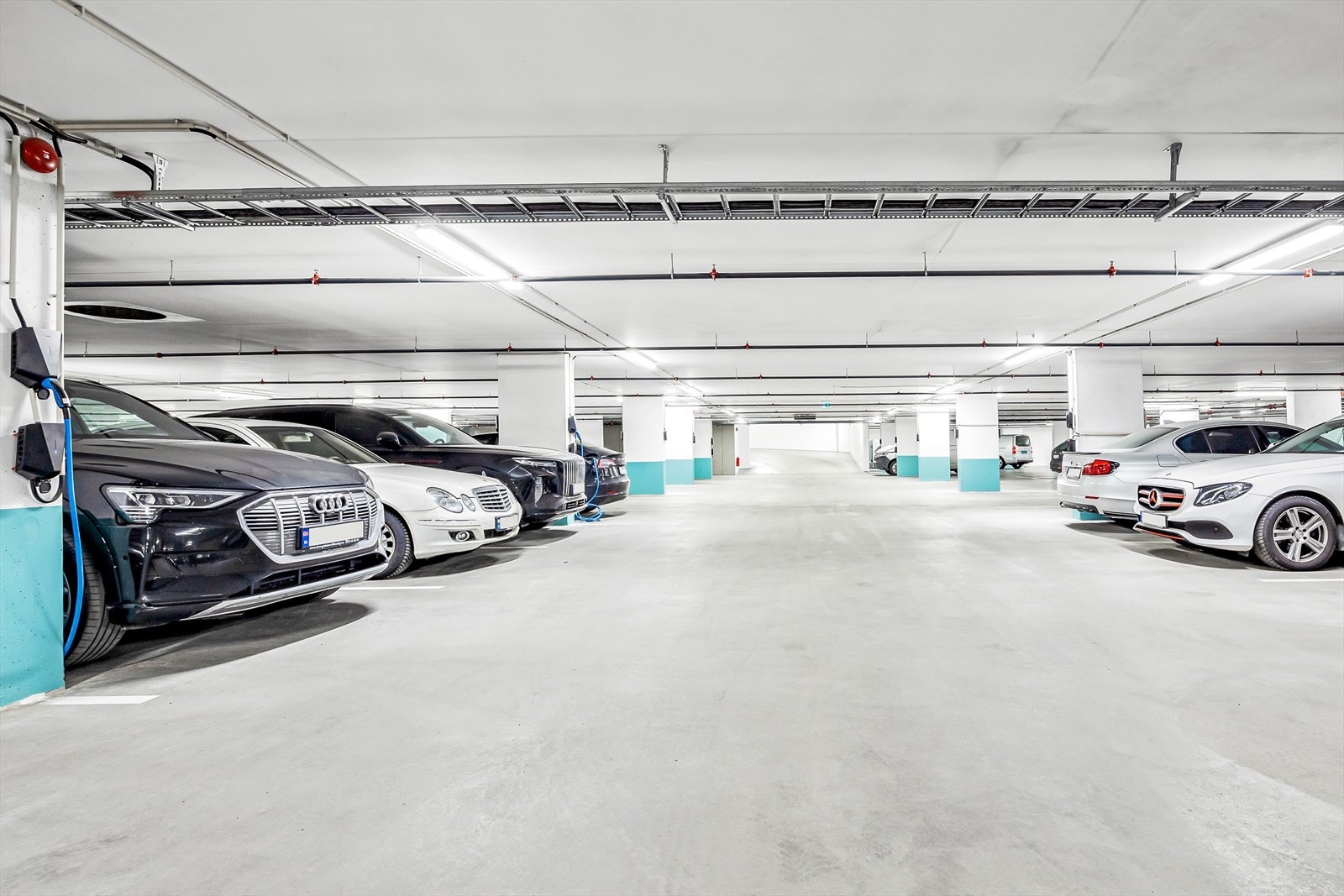 Garasje. Galleribilde