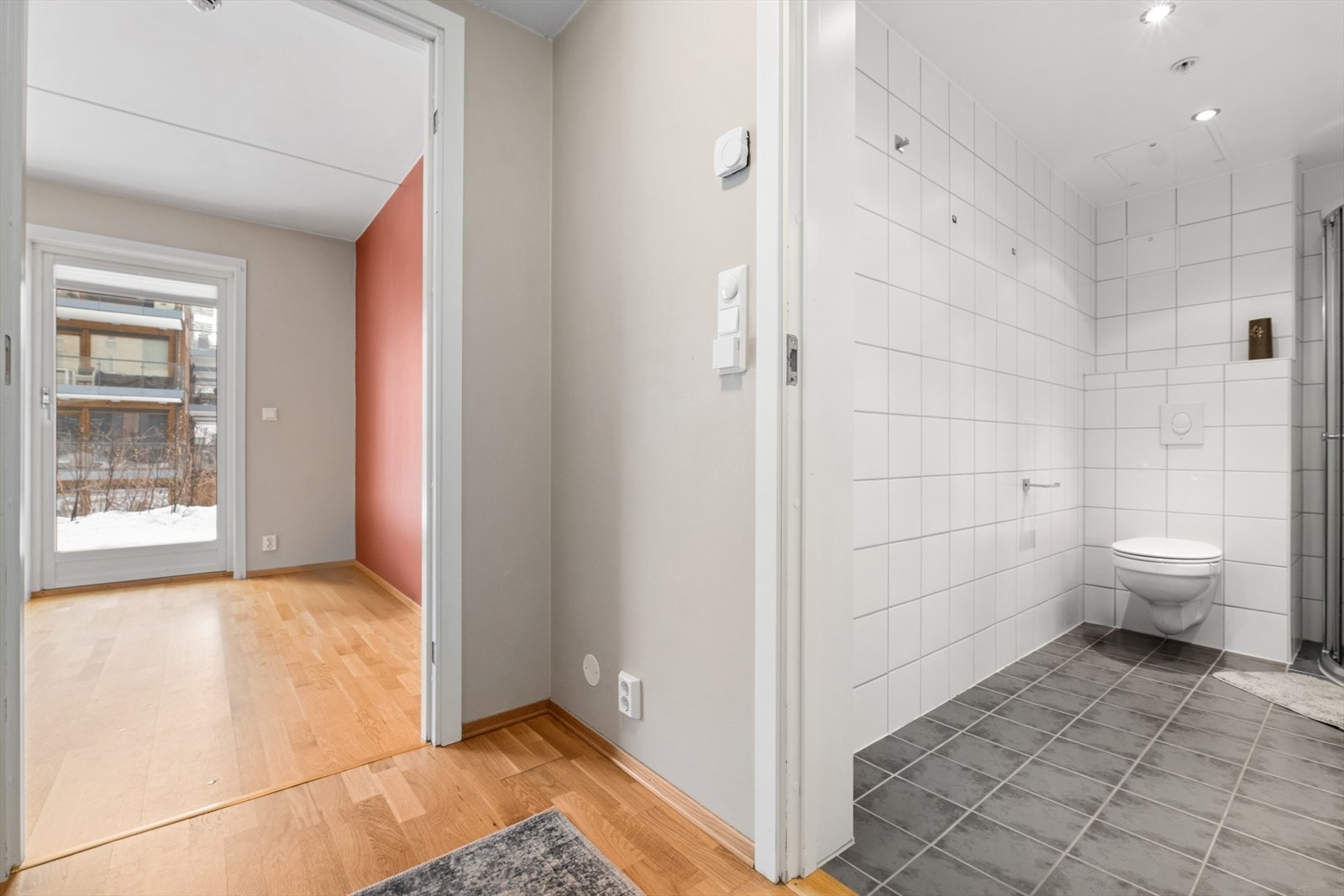 Leiligheten har en fin beliggenhet i 1. etasje, med trappefri adkomst. Galleribilde