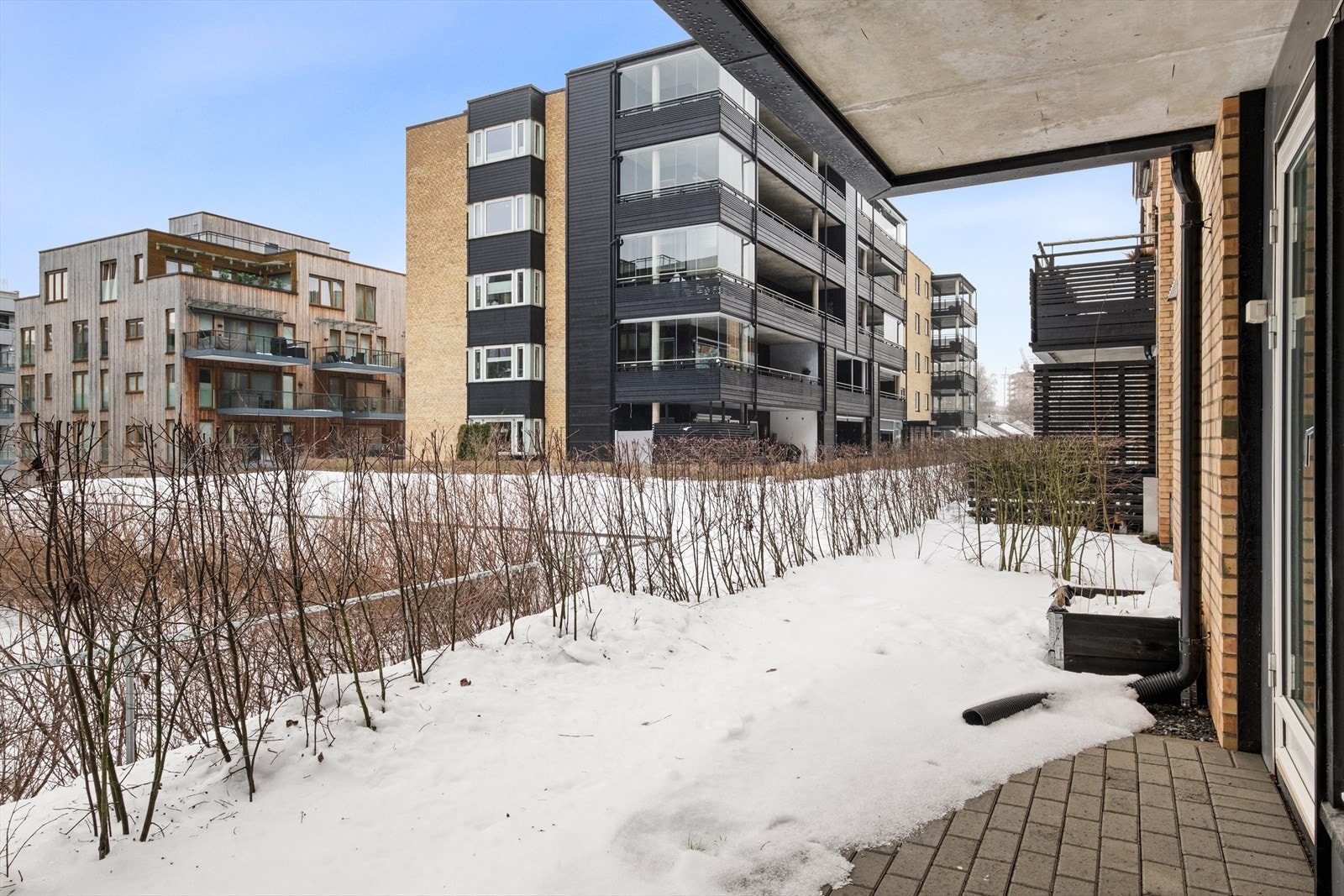 Her ute er det plass til sittegruppe, samt gass-/elektrisk grill. Galleribilde
