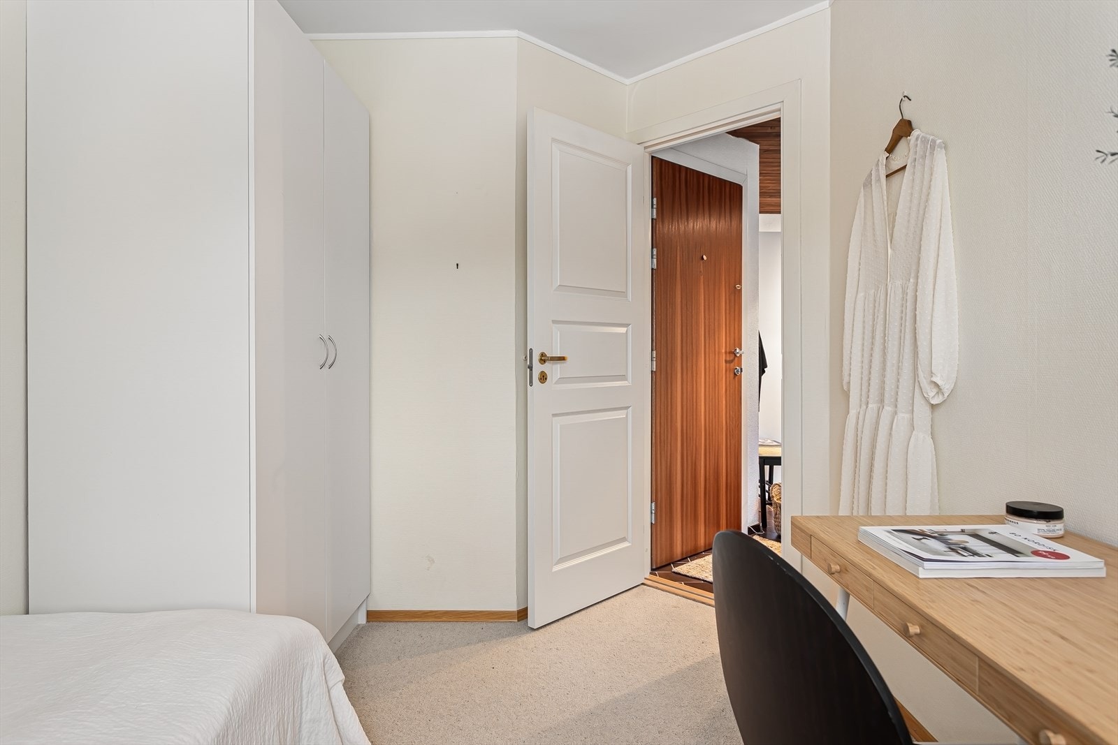 Fra soverom 2., med garderobeskap Galleribilde