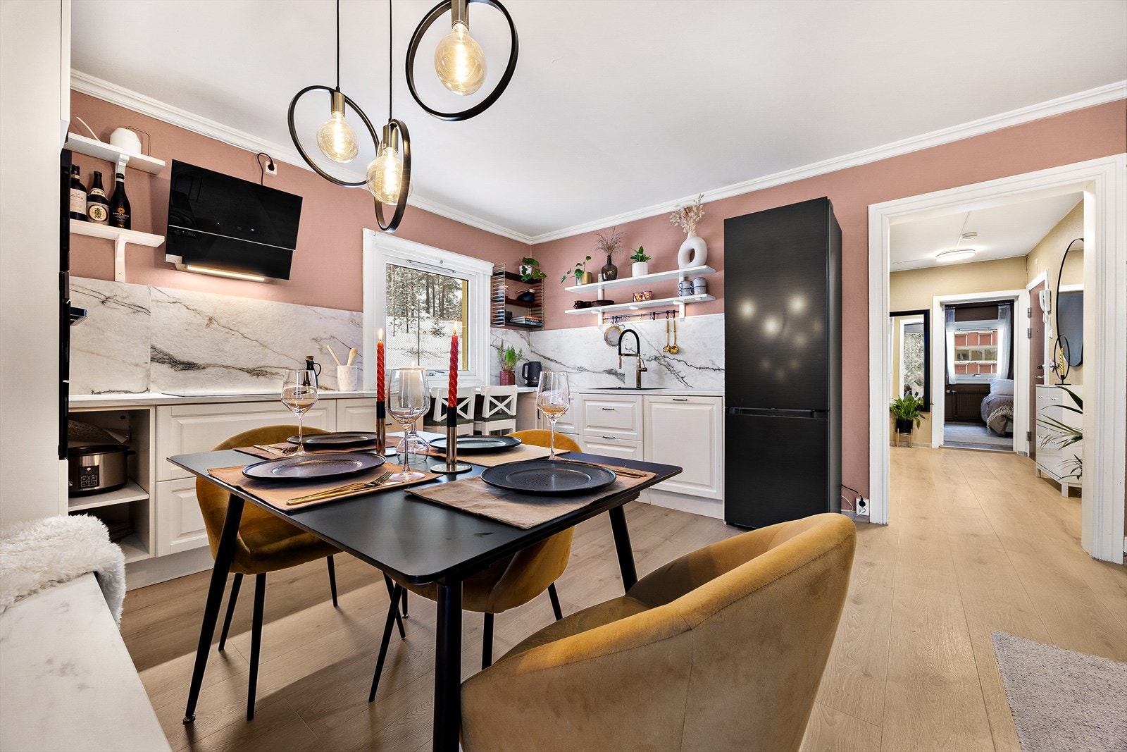 Fin sone for spisegruppe, her kan mange hyggelige middager tilbringes med venner og familie Galleribilde