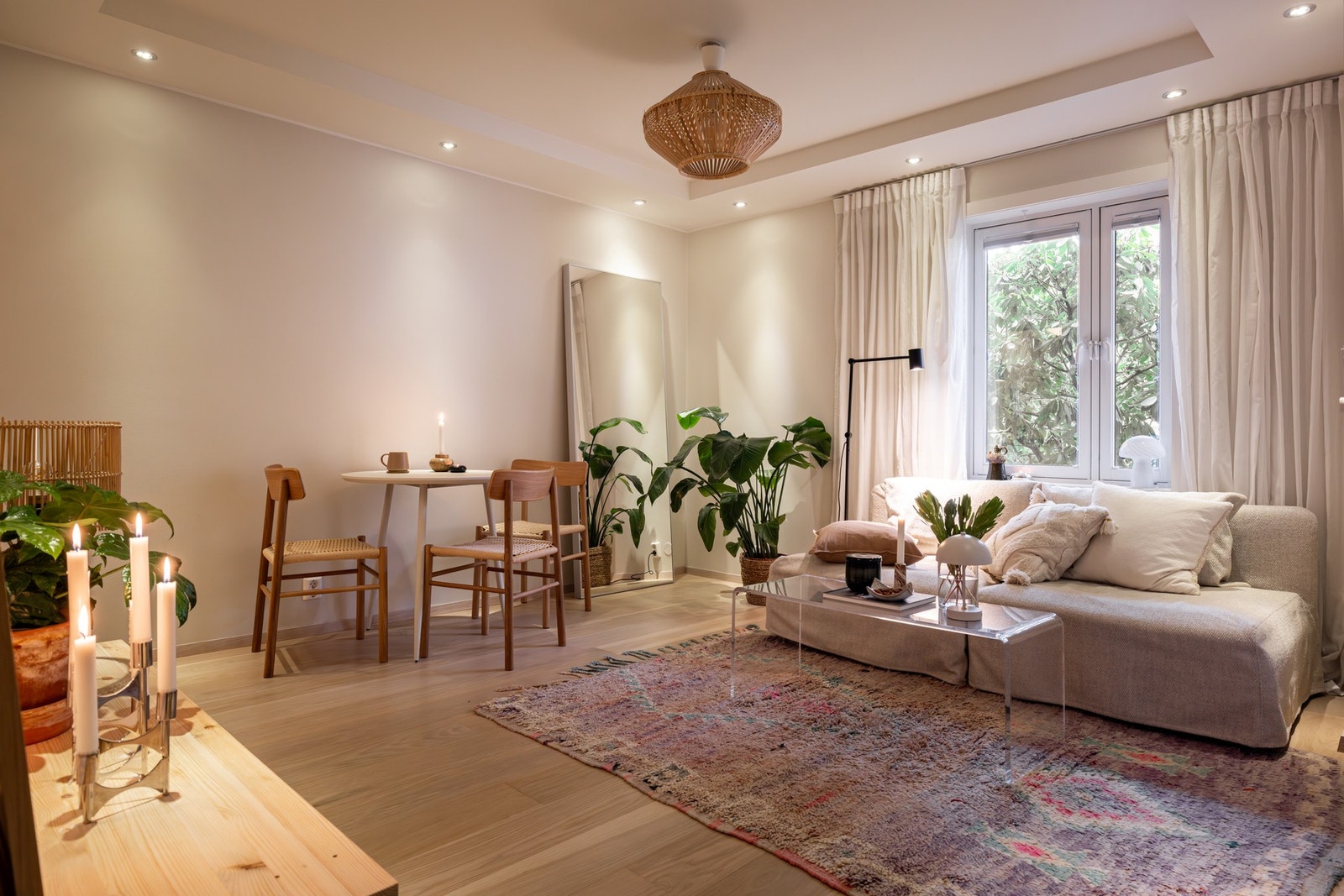 Daniel Berggren v/EIE Løren ønsker velkommen til hageidyll i Arctanders gate 1! Galleribilde