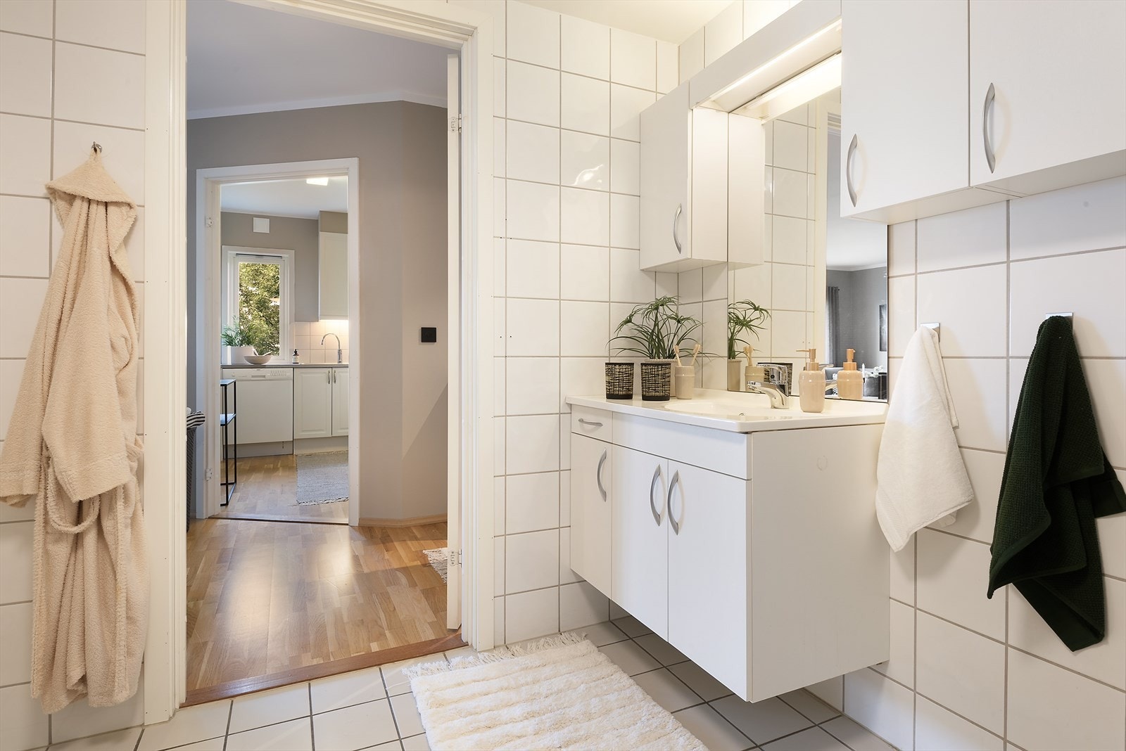 Badet har lys innredning. Galleribilde