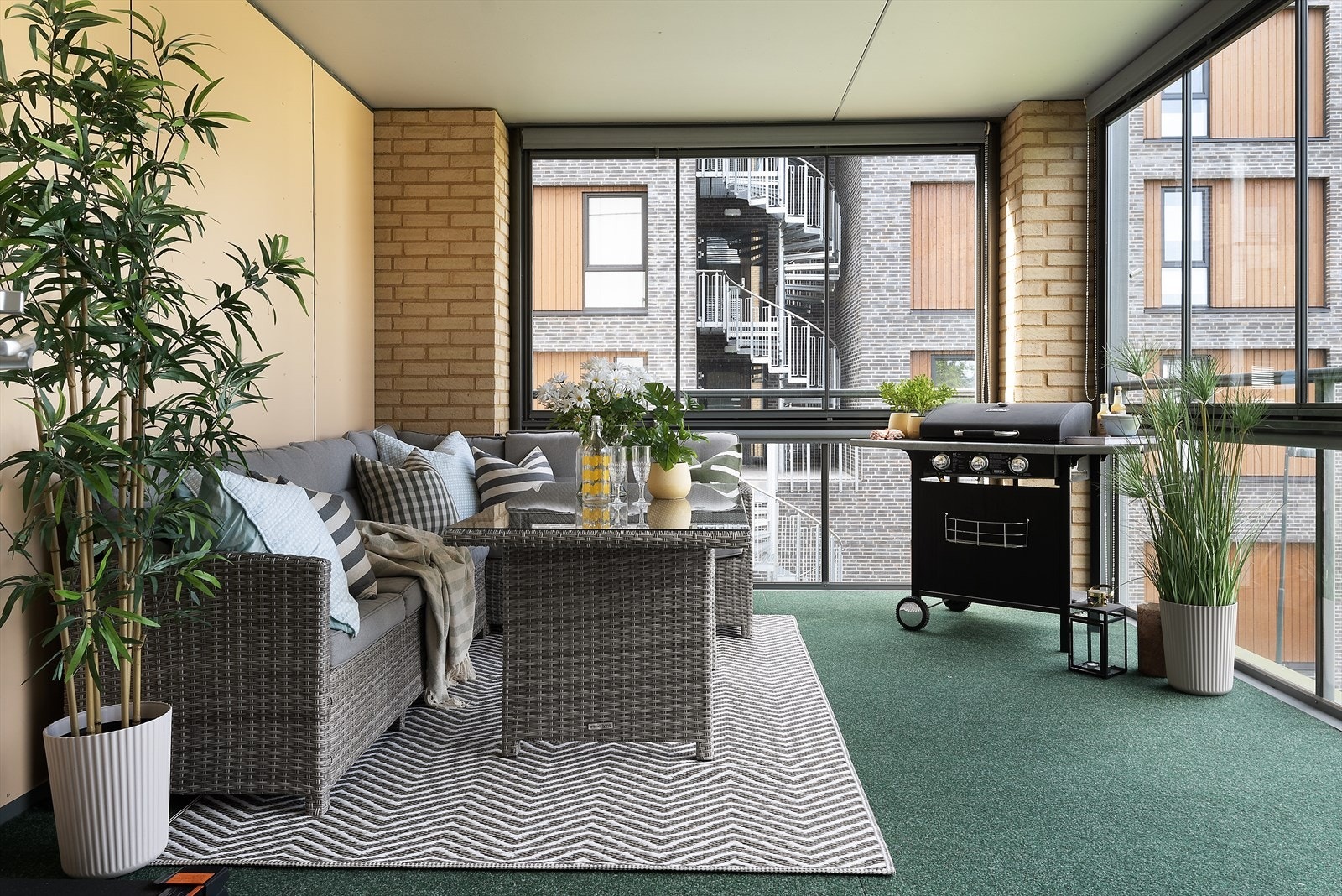 Innglasset veranda. Galleribilde