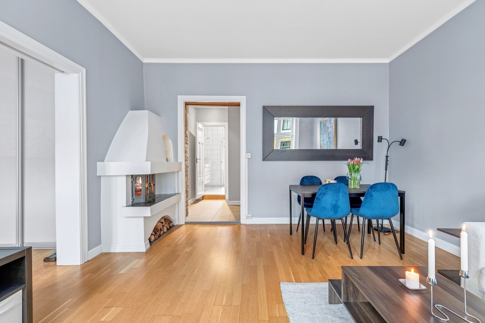 Den romslige stuen gjør det enkelt å innrede etter eget ønske - Her kan du enkelt skape ditt nye drømmehjem! Galleribilde