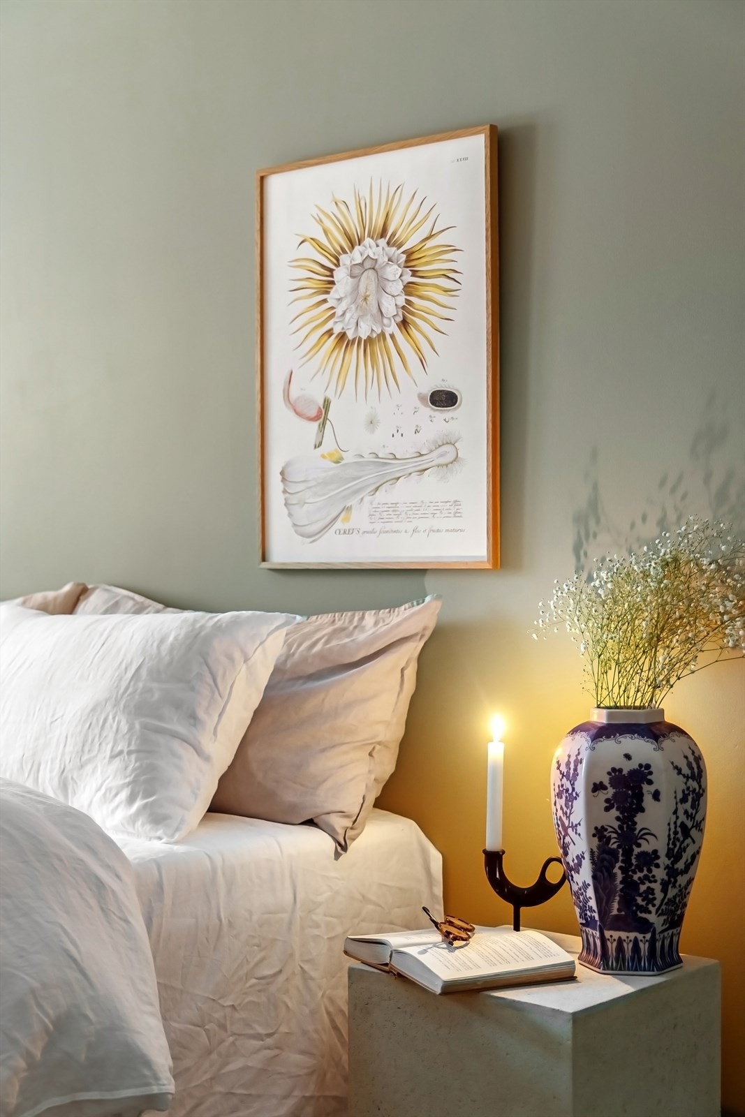 Rommet er malt i fargen Green Harmony Galleribilde