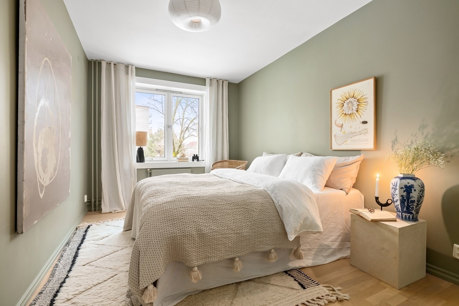 Dette soverommet blir vanligvis brukt som master bedroom Galleribilde