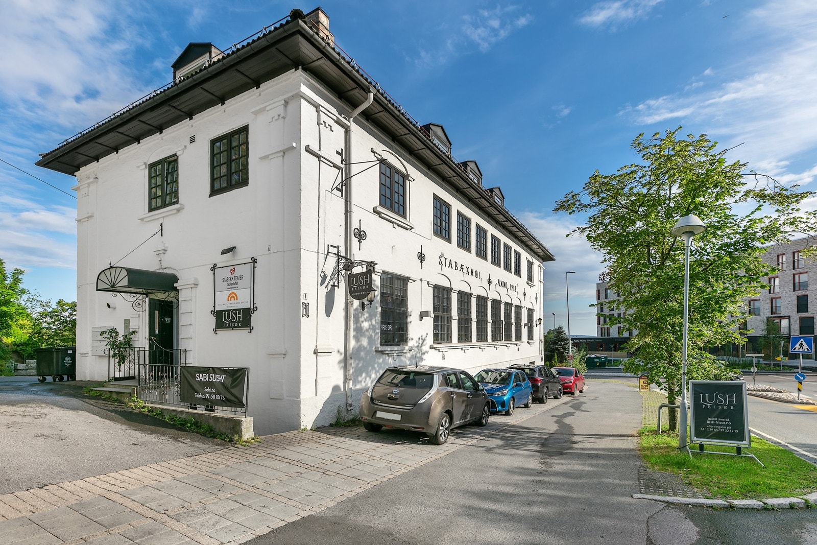 Stabekk har et sjarmerende sentrum med en rekke hyggelige tilbud. Galleribilde