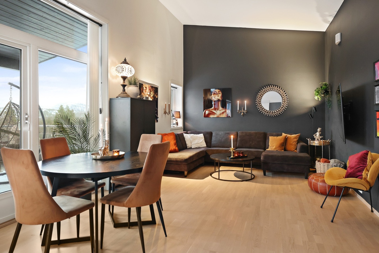 Kjøkken mot stue Galleribilde