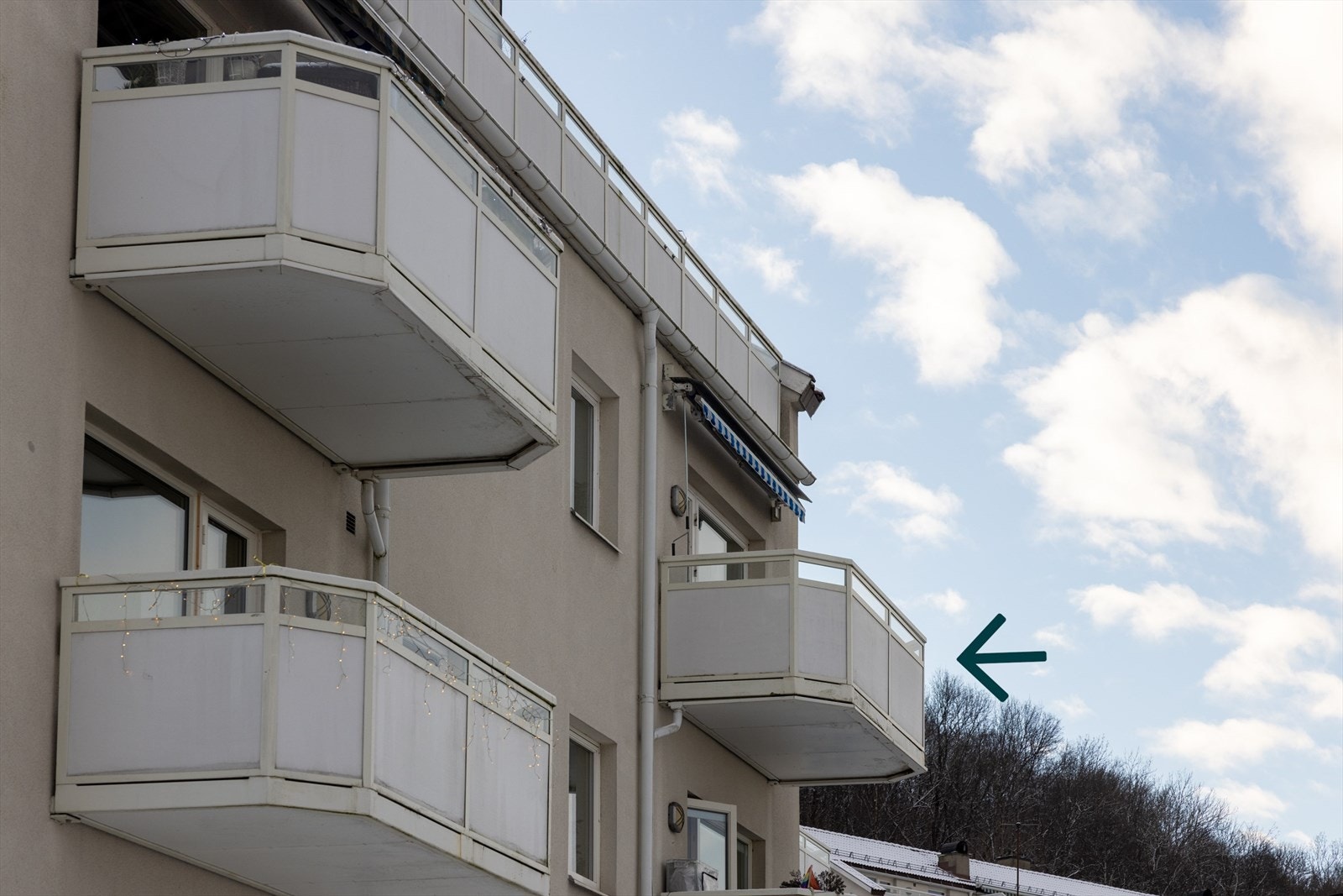 Frydenhagen Sameie består av 85 seksjoner og byr på fasitlister som fellesvaskeri, egen vaktmester og parkeringsplasser til utleie. Det er mulighet for å leie ekstra boder og barnevognsbod ute etter venteliste. Galleribilde