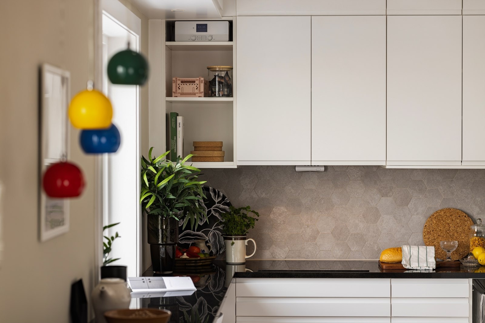 Godt med oppbevaring på kjøkken Galleribilde