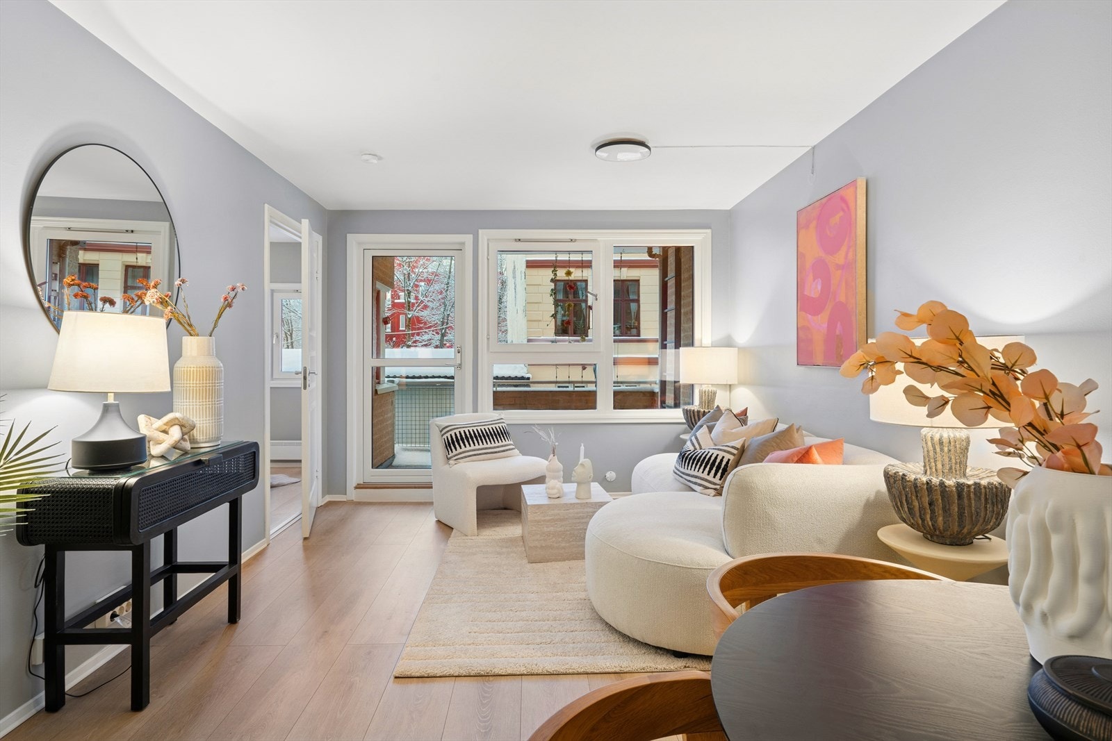 Dette er en lys og trivelig 4-roms andelsleilighet på sjarmerende Vålerenga i Oslo. Galleribilde